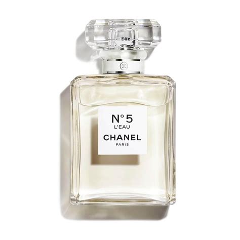 chanel nere basse|l'eau Chanel set.